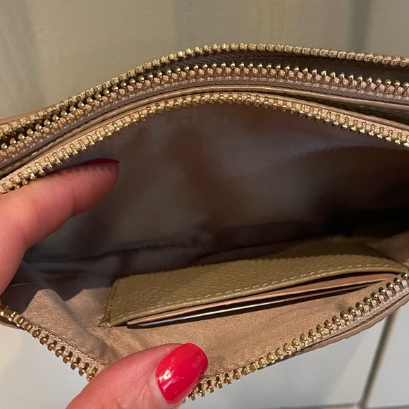 Authentic Miu Miu cross body - Picture 13 of 15